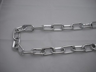 Pokovovaná plastová reťaz - 8 mm, rozmery oka: 46 x 28 mm - PESC08