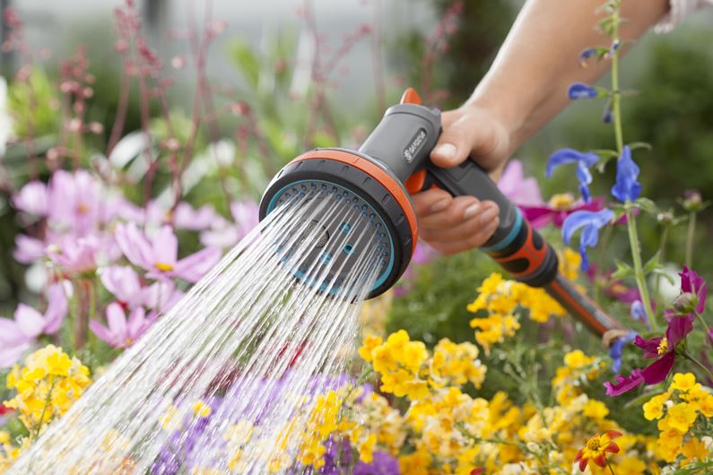 Multifunkčná postrekovacia pištoľ Gardena Comfort - GA1831520