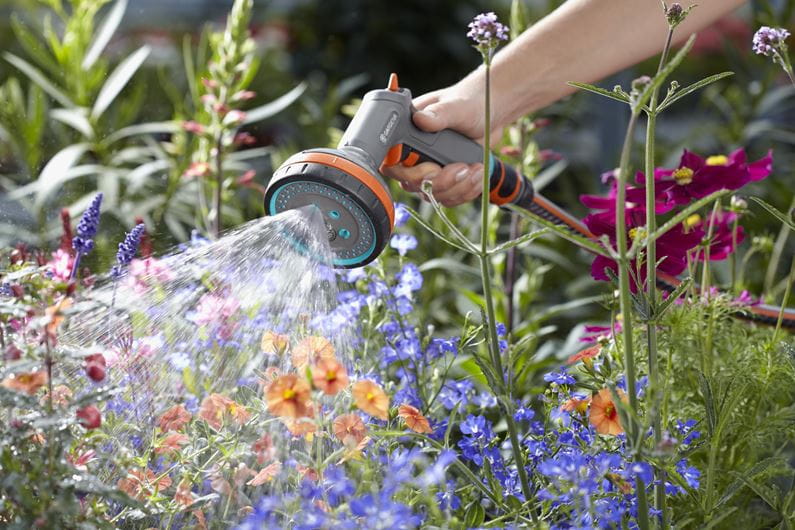 Multifunkčná postrekovacia pištoľ Gardena Comfort - GA1831520