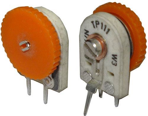 4M7 - TP111, trimer uhlíkový keramický stojatý RM5x5mm