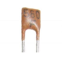 560pF/40V TK724, keramický kondenzátor