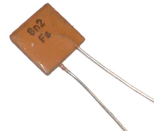 8n2/40V TK724, keramický kondenzátor