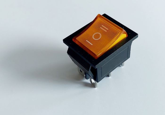 Prepínač kolískový IRS-203-1B, ON-OFF-ON 2pol.250V/15A žltý, presvetl